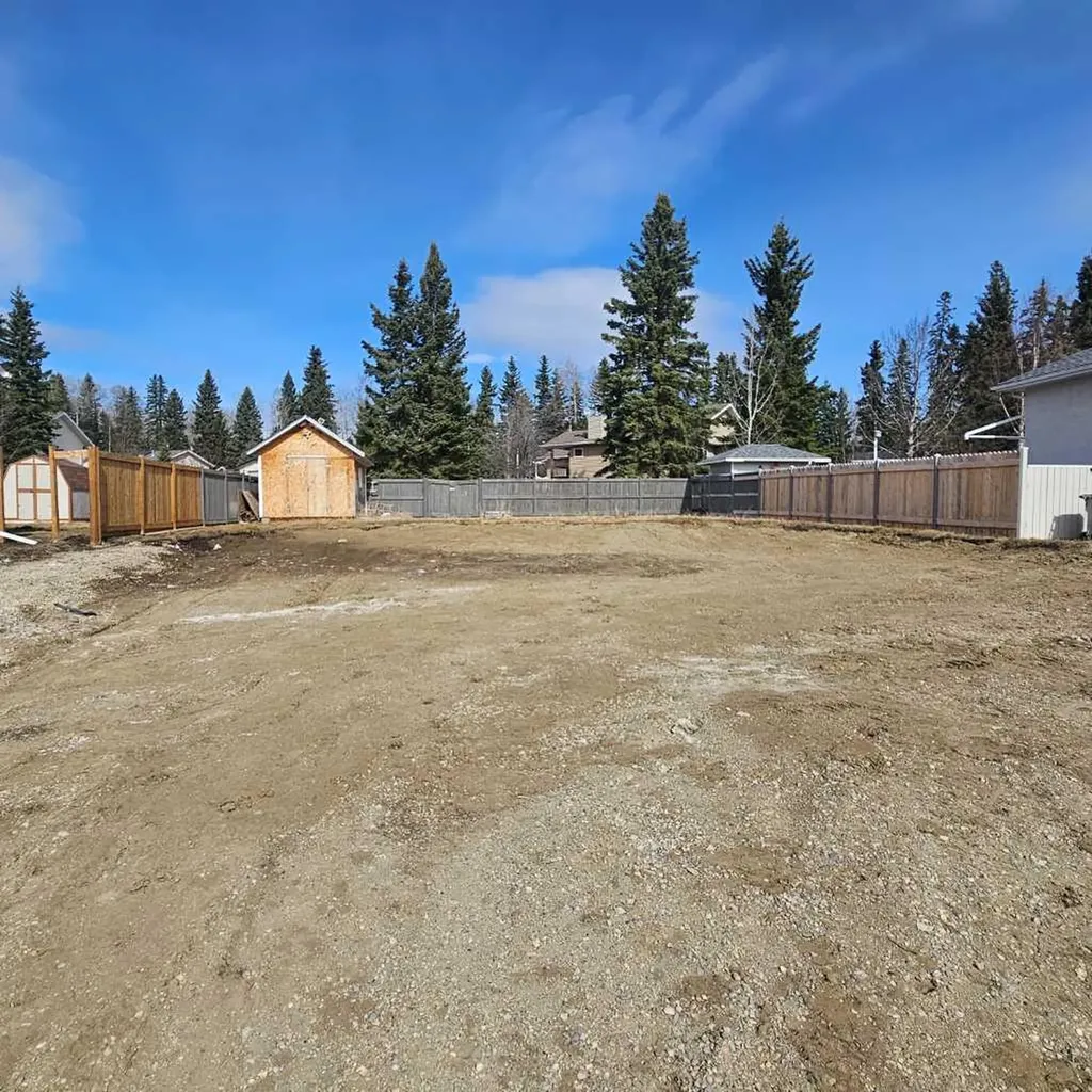 6118 11 Avenue Edson AB T7E 1Y8