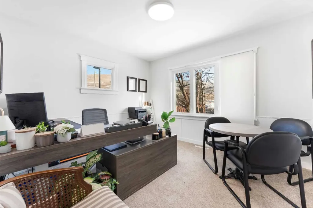 313 Ross Avenue Cochrane AB T4C 1C9