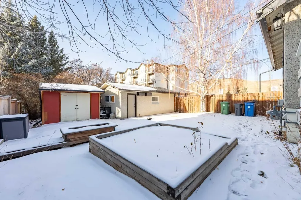 313 Ross Avenue Cochrane AB T4C 1C9