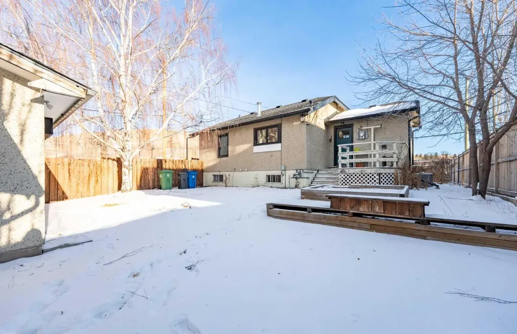 313 Ross Avenue Cochrane AB T4C 1C9