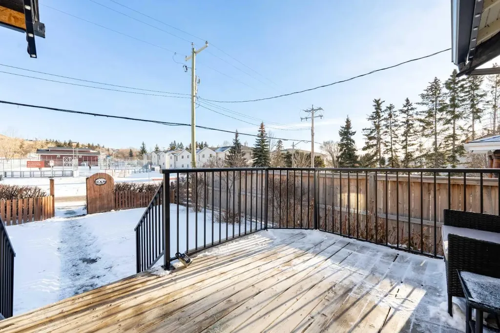 313 Ross Avenue Cochrane AB T4C 1C9
