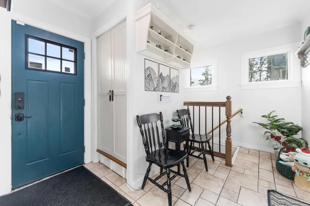 313 Ross Avenue Cochrane AB T4C 1C9