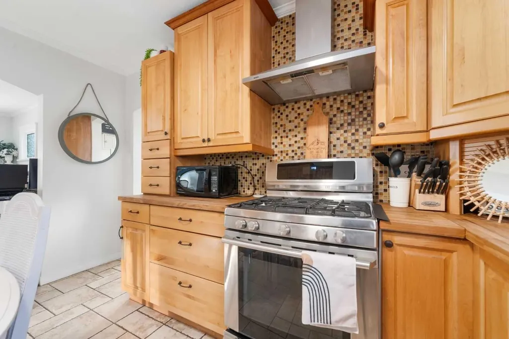 313 Ross Avenue Cochrane AB T4C 1C9