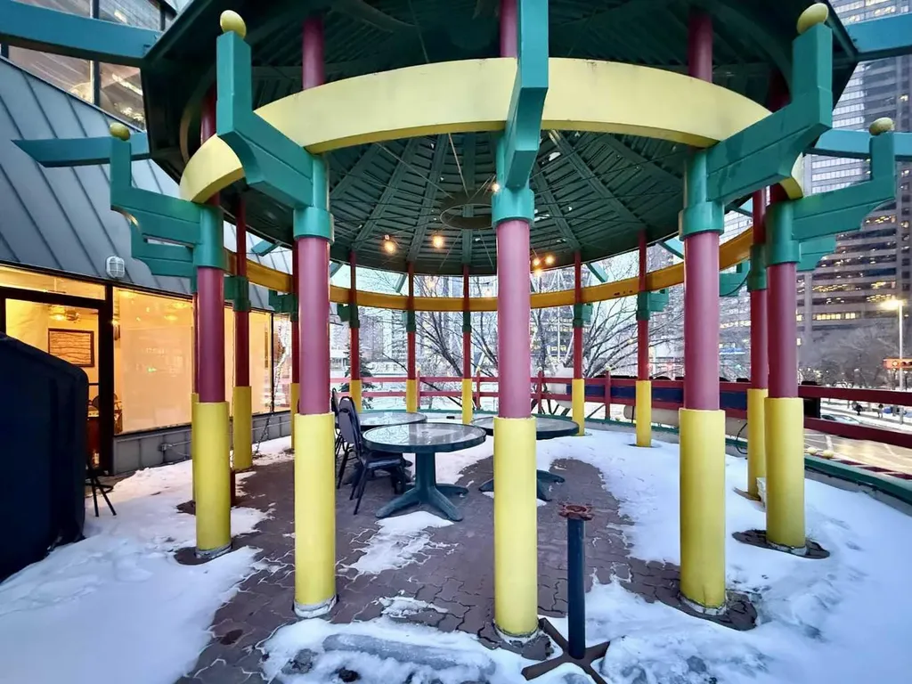 328 Centre Street SE Calgary AB T2G 2B8