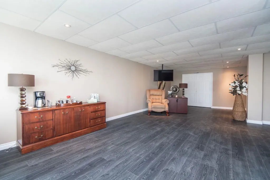 5014 50 Street Eckville AB T0M 0X0