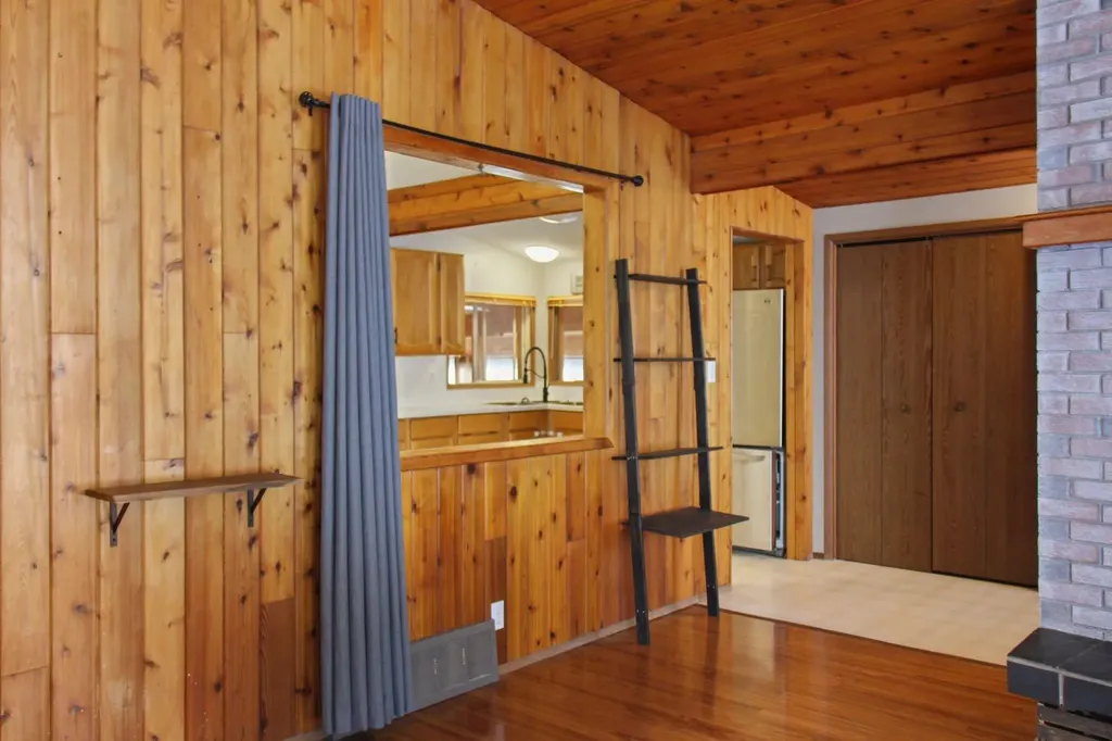 572 West Crescent Forestburg AB T0B 1N0