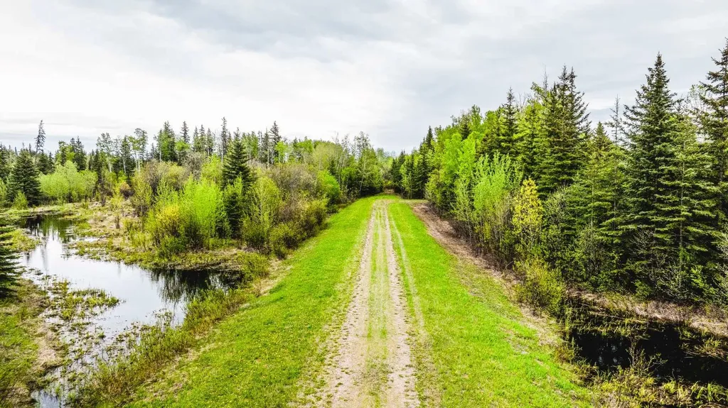 SE-13-81-10-W6 Twp Road 812 Rural Saddle Hills County AB T0H 3G0