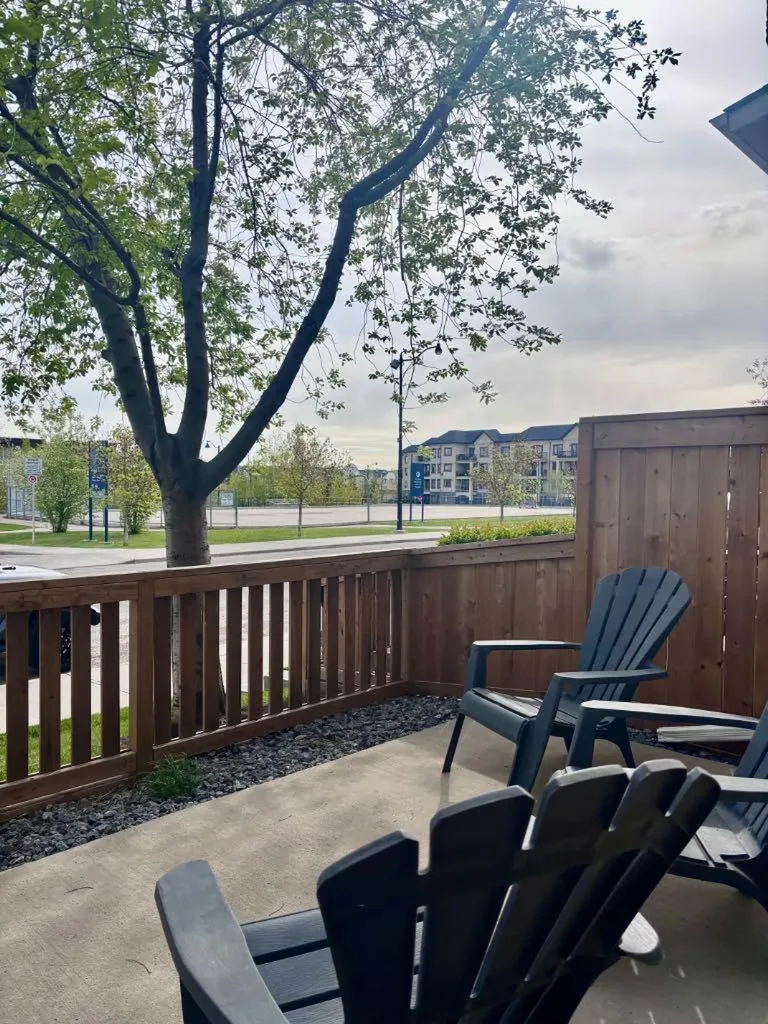205 Mckenzie Towne Gate SE Calgary AB T2Z 4G2