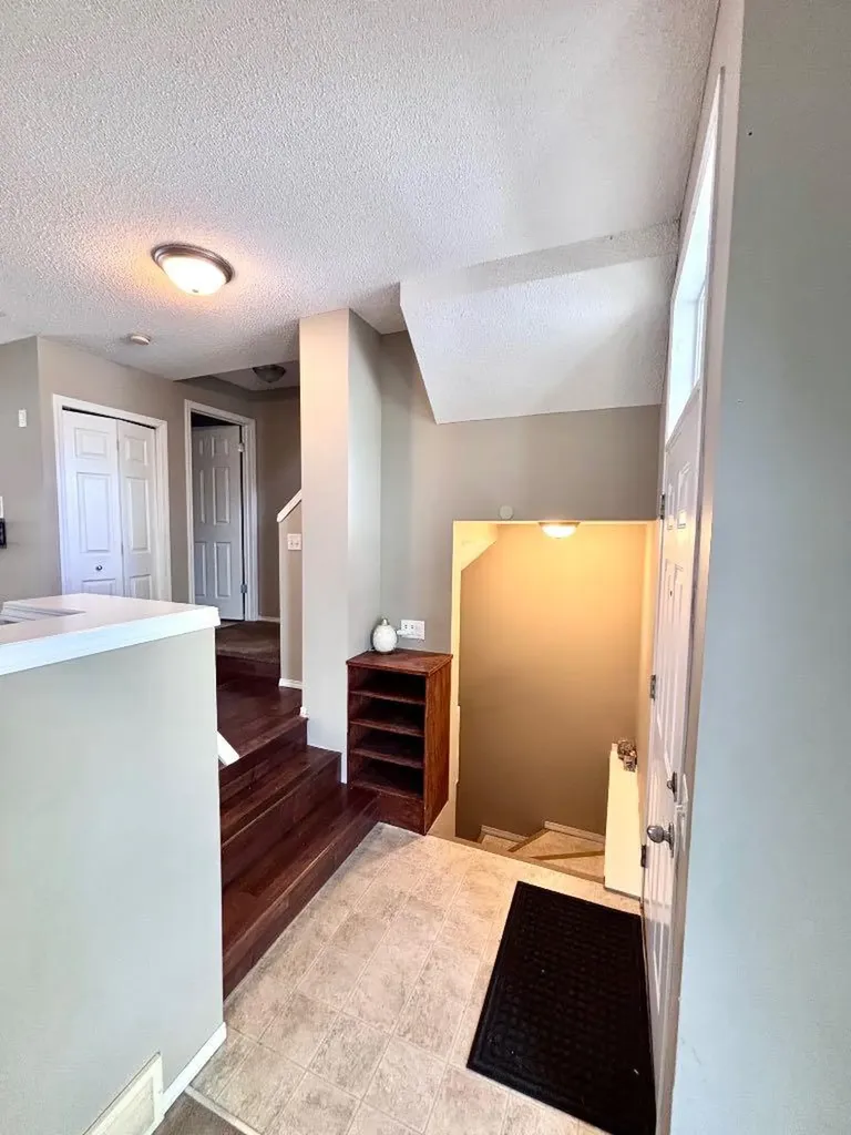 205 Mckenzie Towne Gate SE Calgary AB T2Z 4G2