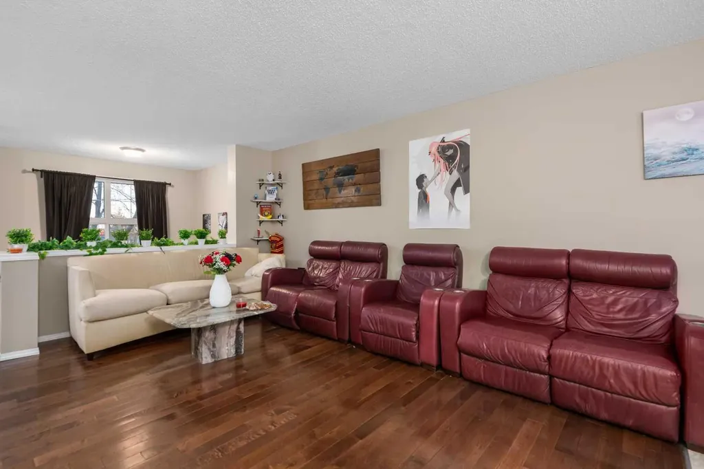 205 Mckenzie Towne Gate SE Calgary AB T2Z 4G2