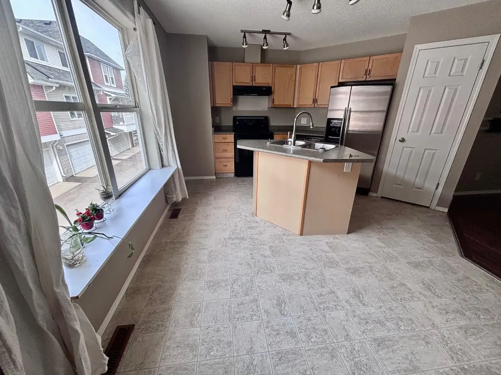 205 Mckenzie Towne Gate SE Calgary AB T2Z 4G2