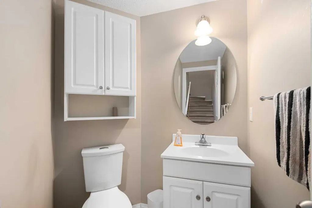 205 Mckenzie Towne Gate SE Calgary AB T2Z 4G2