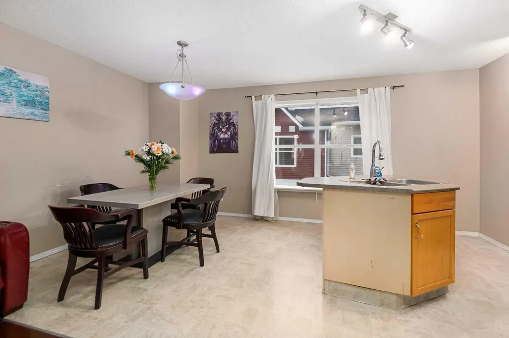 205 Mckenzie Towne Gate SE Calgary AB T2Z 4G2