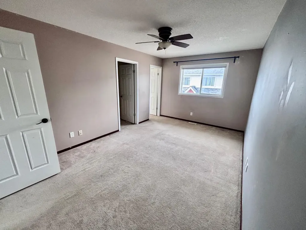 205 Mckenzie Towne Gate SE Calgary AB T2Z 4G2