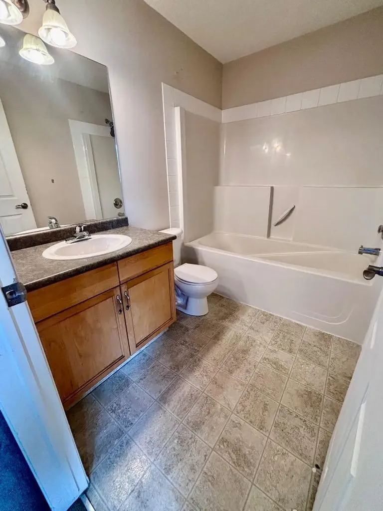 205 Mckenzie Towne Gate SE Calgary AB T2Z 4G2