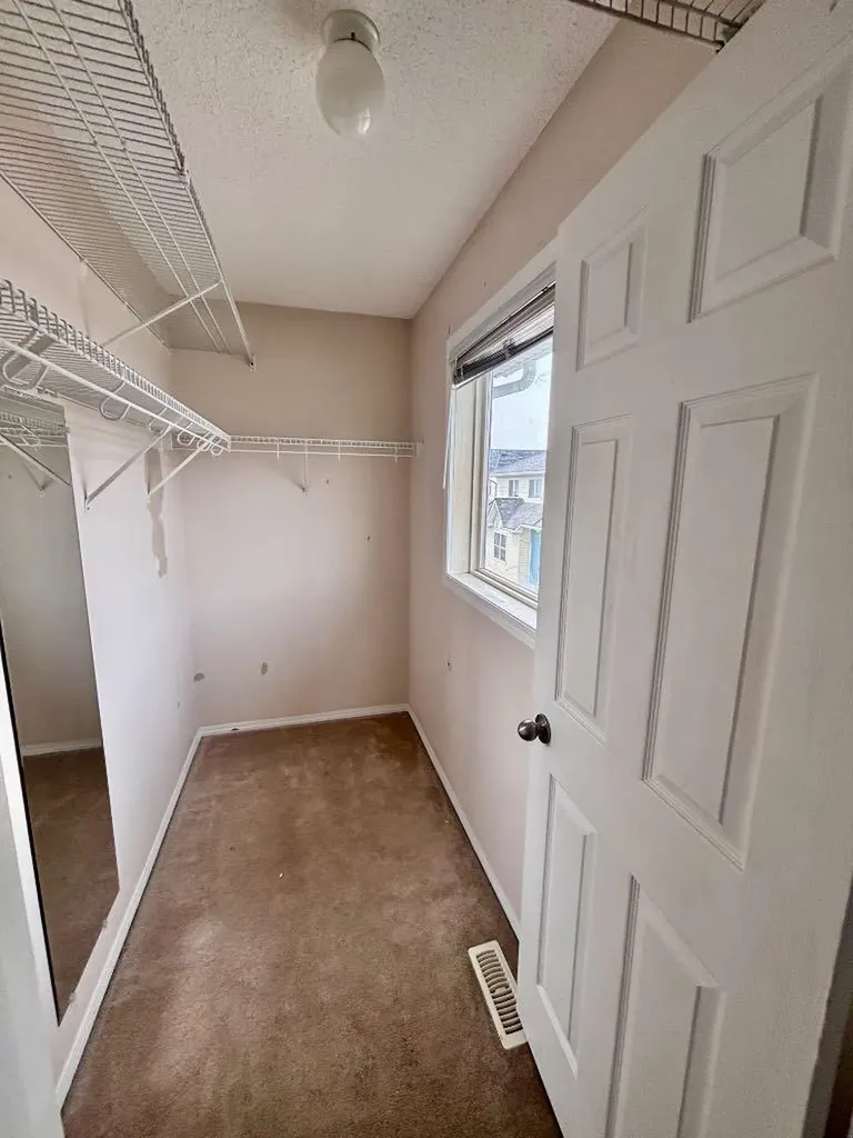 205 Mckenzie Towne Gate SE Calgary AB T2Z 4G2