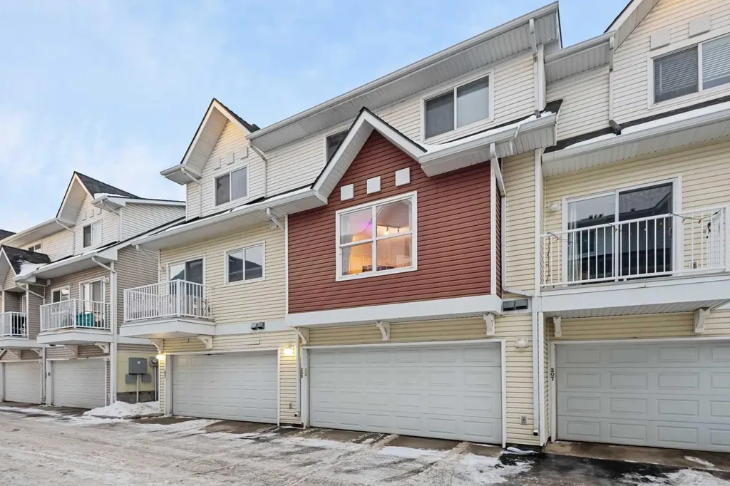 205 Mckenzie Towne Gate SE Calgary AB T2Z 4G2