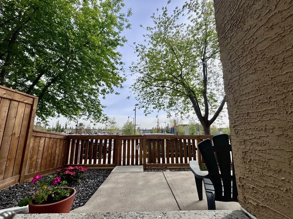 205 Mckenzie Towne Gate SE Calgary AB T2Z 4G2