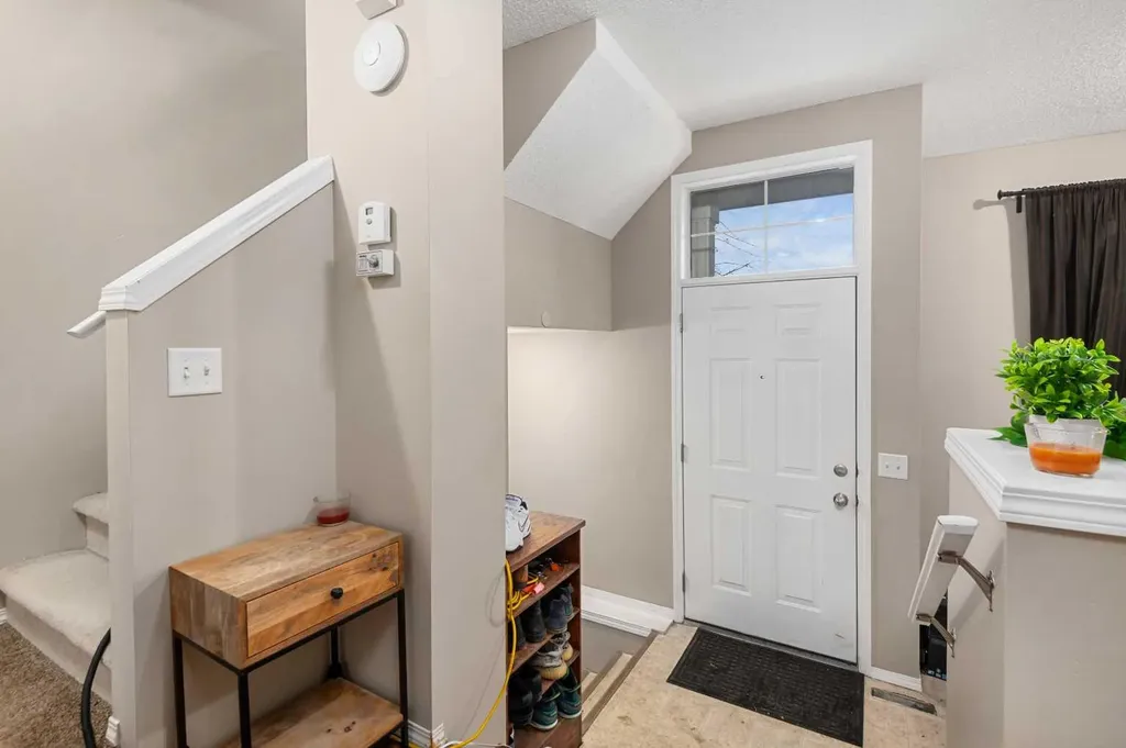 205 Mckenzie Towne Gate SE Calgary AB T2Z 4G2