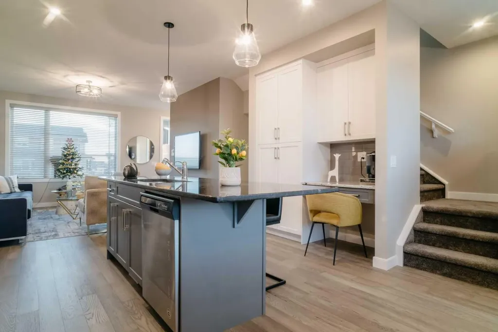 237 Cobblestone Gate SW Airdrie AB T4B 0R7