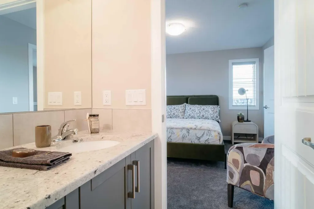 237 Cobblestone Gate SW Airdrie AB T4B 0R7