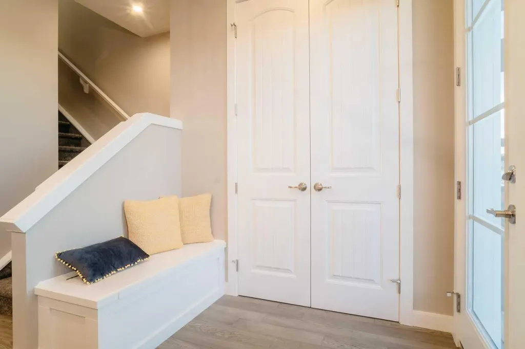 237 Cobblestone Gate SW Airdrie AB T4B 0R7