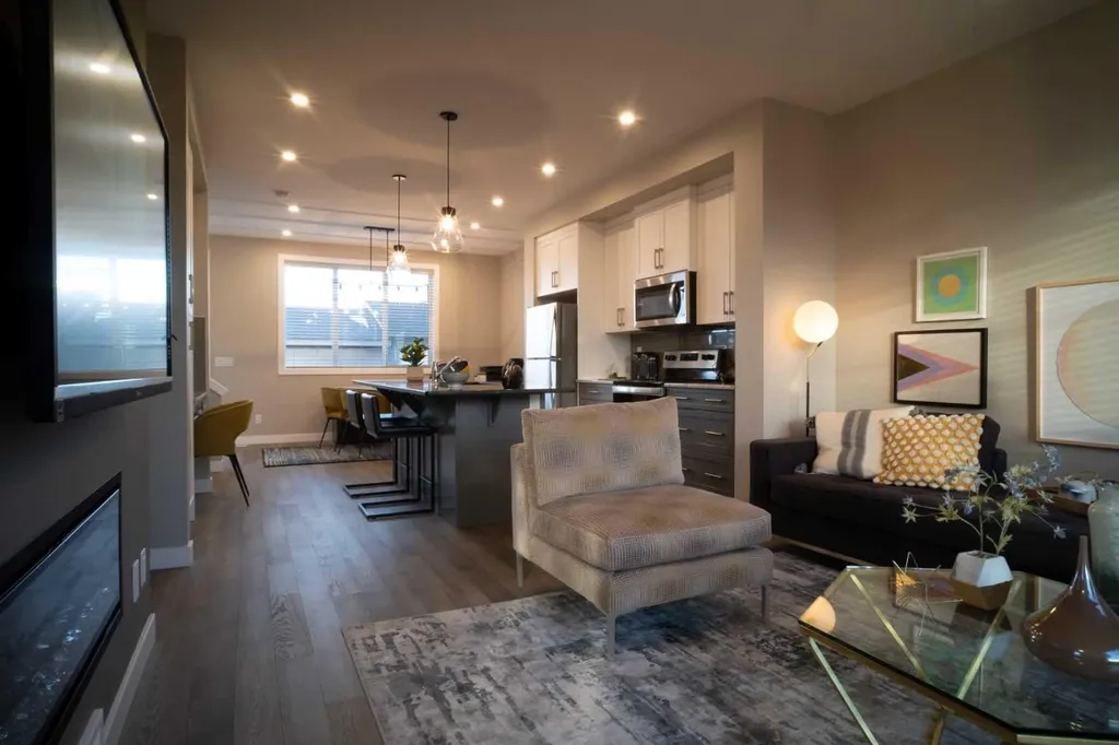 237 Cobblestone Gate SW Airdrie AB T4B 0R7
