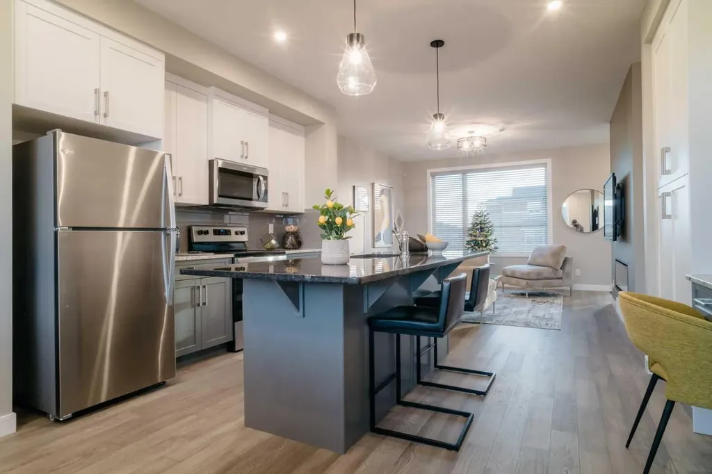 237 Cobblestone Gate SW Airdrie AB T4B 0R7