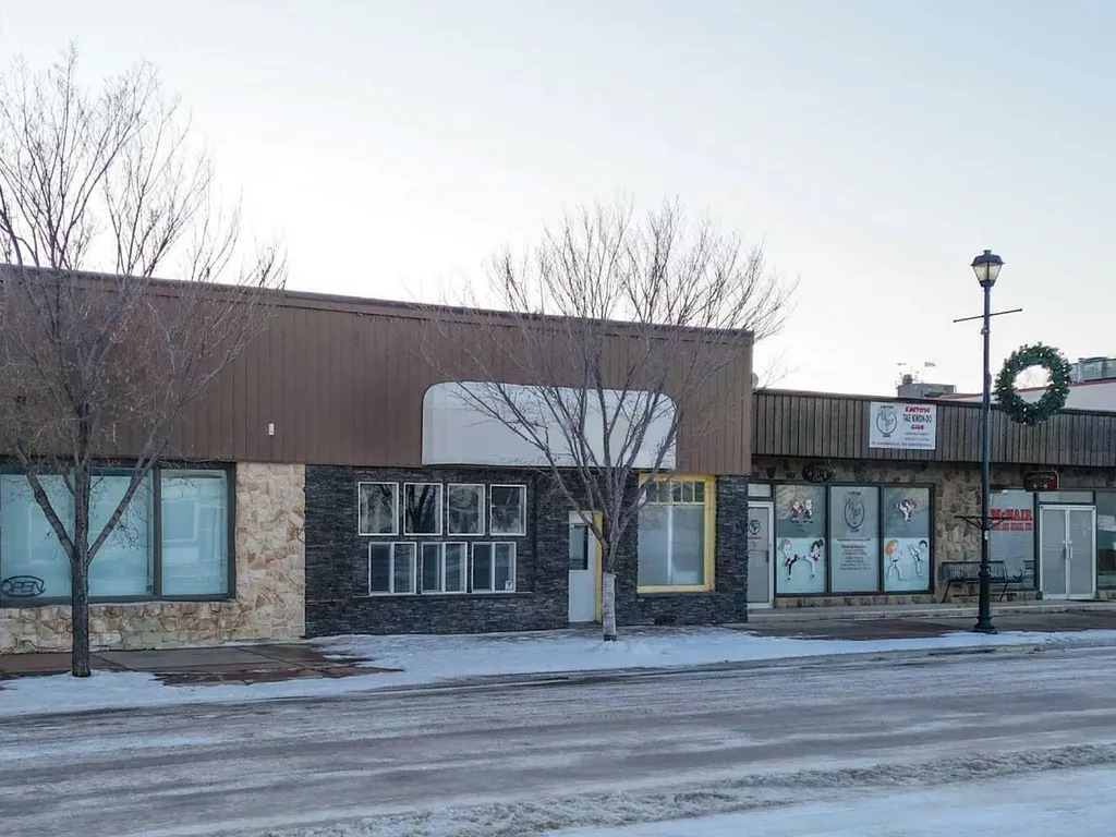 227 6 Street Beiseker AB T0M 0G0