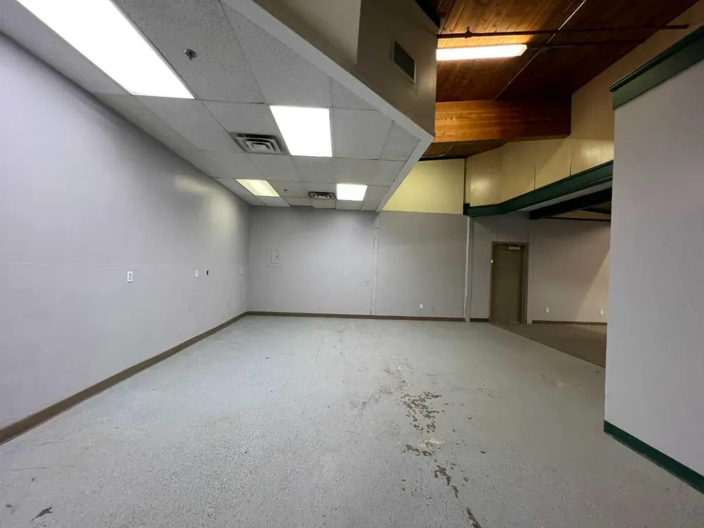 5023 3rd Avenue Edson AB T7E 1X7