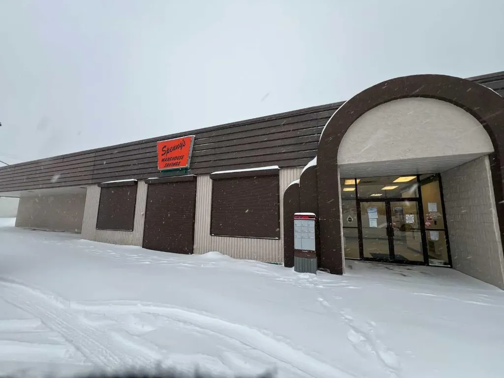 5023 3rd Avenue Edson AB T7E 1X7