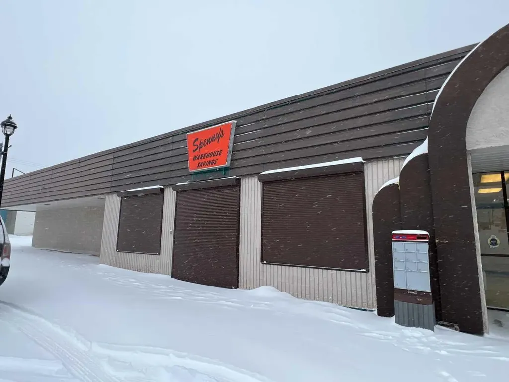 5023 3rd Avenue Edson AB T7E 1X7