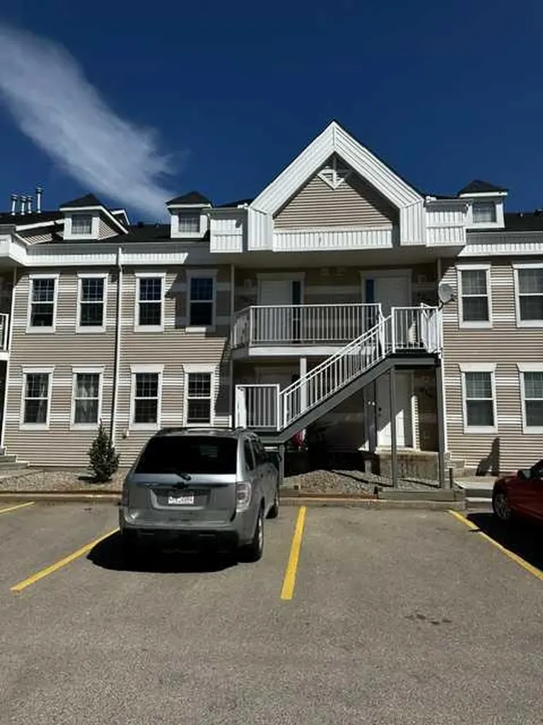 103 Strathaven Drive Strathmore AB T1P 1W3