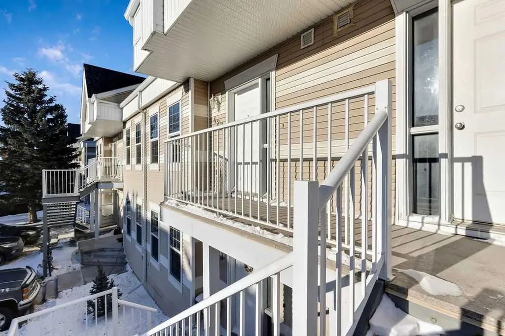 103 Strathaven Drive Strathmore AB T1P 1W3
