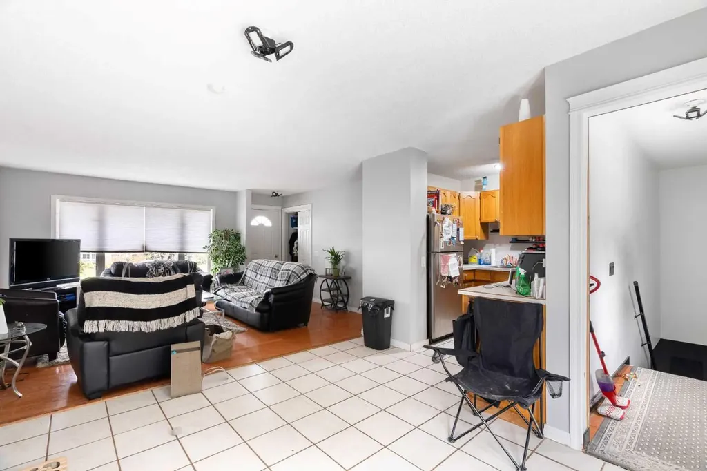 136 Beaumont Crescent Fort Mcmurray AB T9H 2V1