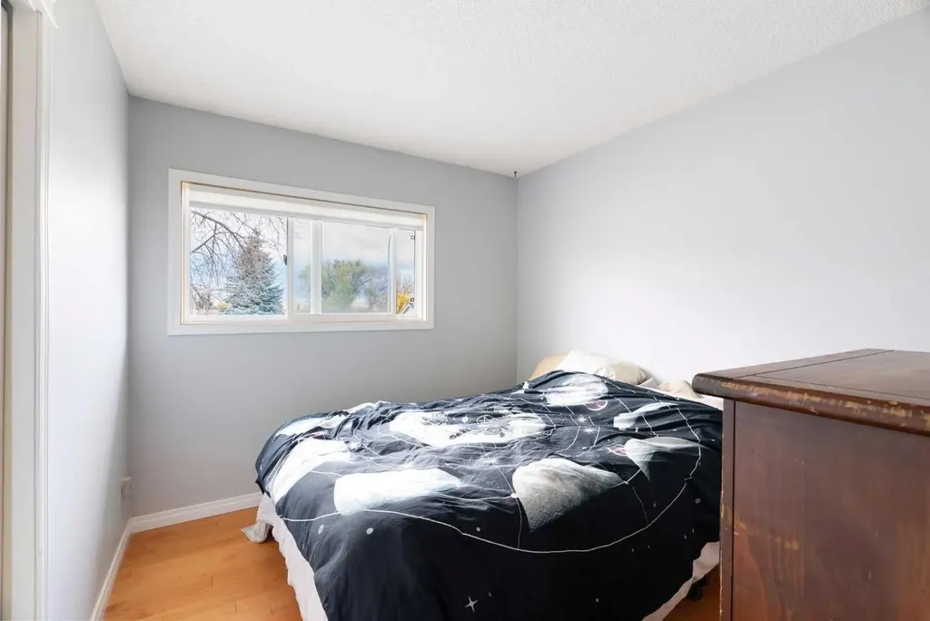 136 Beaumont Crescent Fort Mcmurray AB T9H 2V1