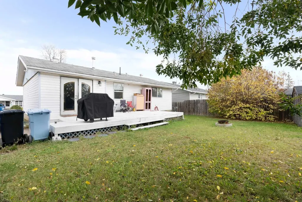 136 Beaumont Crescent Fort Mcmurray AB T9H 2V1