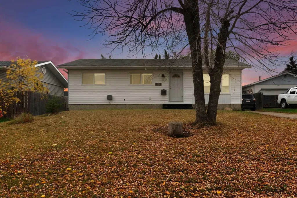 136 Beaumont Crescent Fort Mcmurray AB T9H 2V1