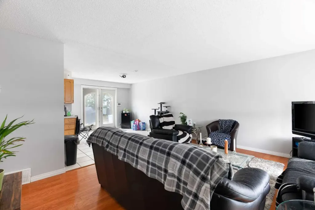 136 Beaumont Crescent Fort Mcmurray AB T9H 2V1