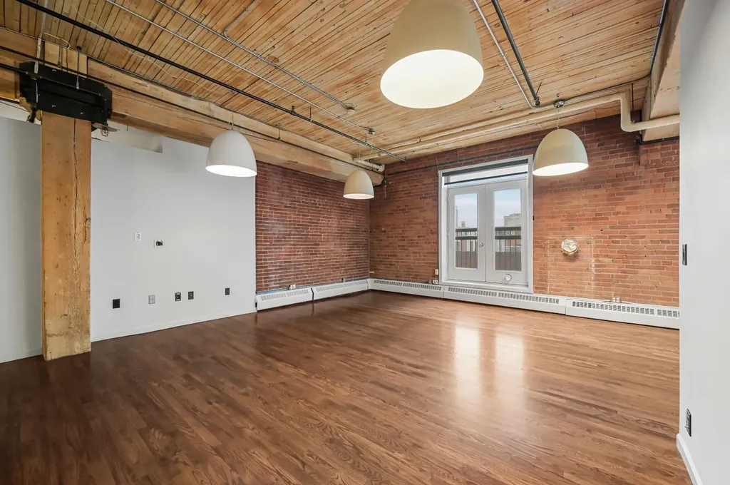 535 10 Avenue SW Calgary AB T2R0A8
