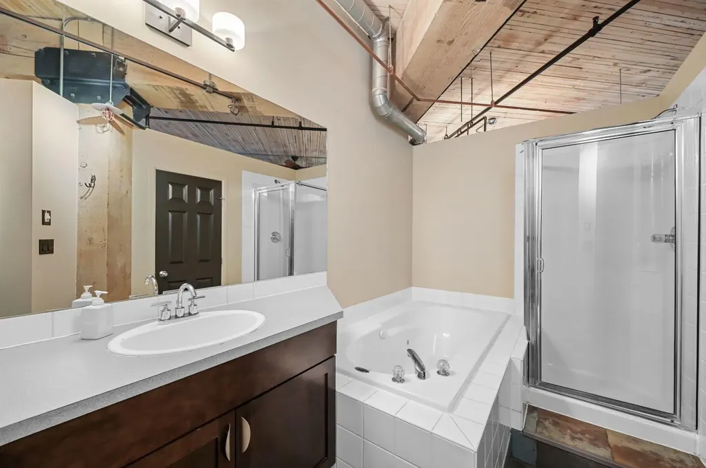 535 10 Avenue SW Calgary AB T2R0A8