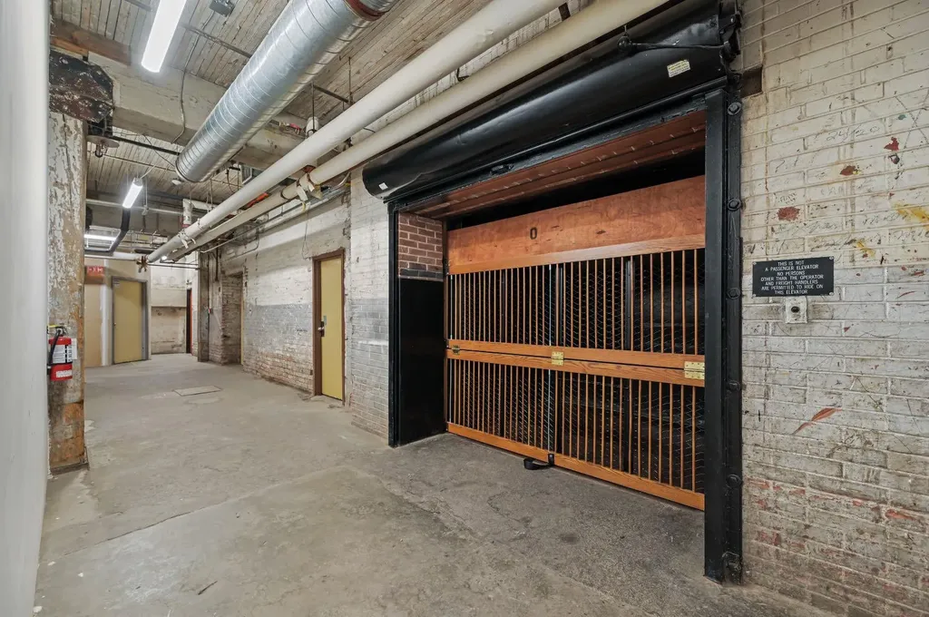 535 10 Avenue SW Calgary AB T2R0A8