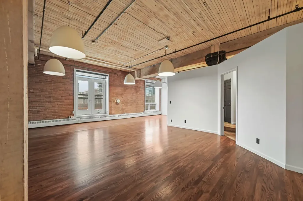 535 10 Avenue SW Calgary AB T2R0A8