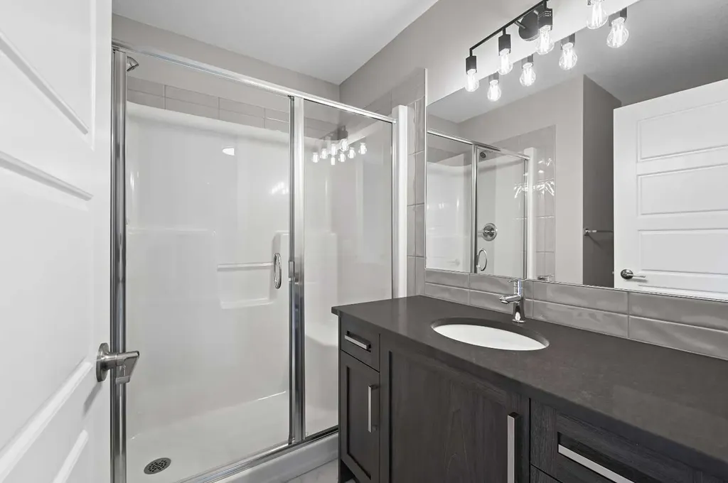 245 Cobblestone Gate SW Airdrie AB T4B 4Z9