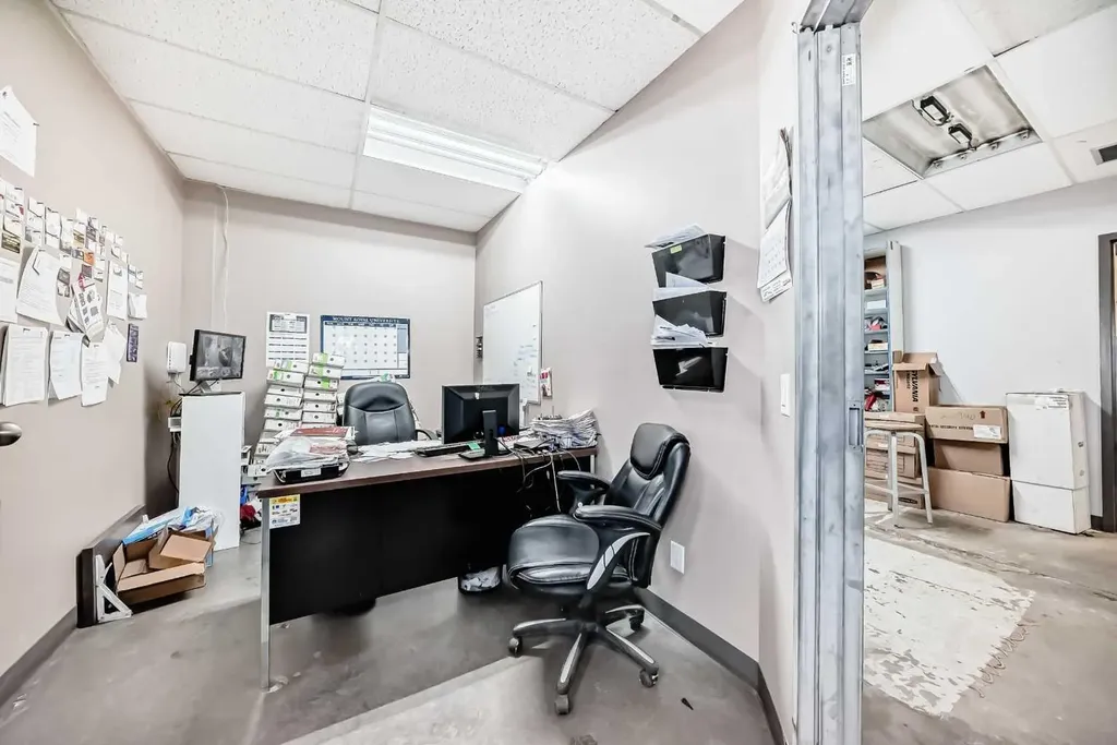 3505 32 Street NE Calgary AB T1Y 5Y9