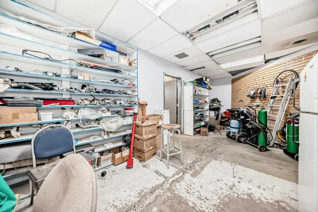 3505 32 Street NE Calgary AB T1Y 5Y9