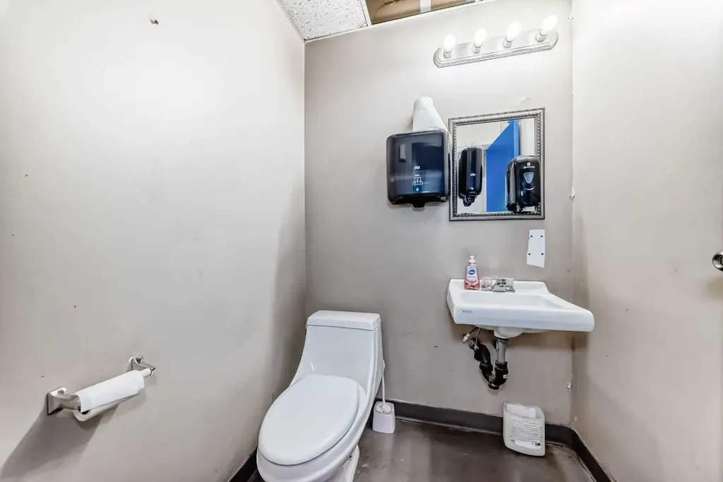 3505 32 Street NE Calgary AB T1Y 5Y9