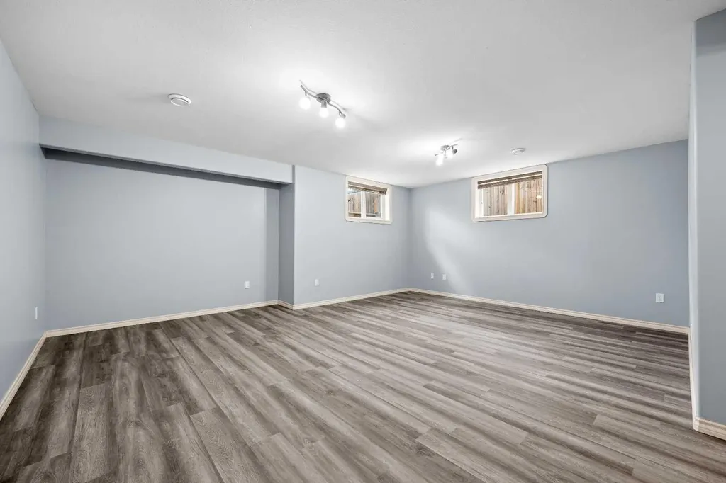 4014 74 Avenue Lloydminster AB T9V 2K4