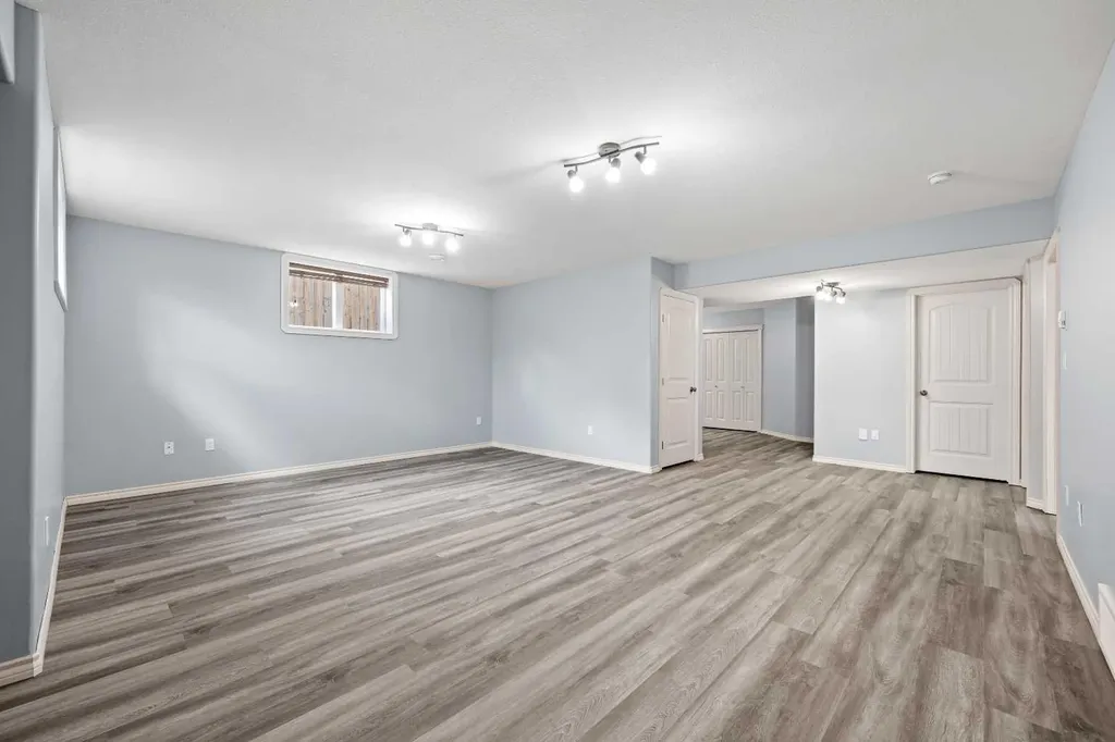 4014 74 Avenue Lloydminster AB T9V 2K4