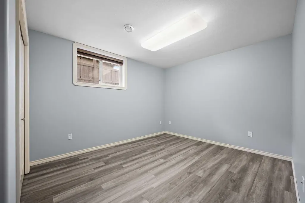 4014 74 Avenue Lloydminster AB T9V 2K4